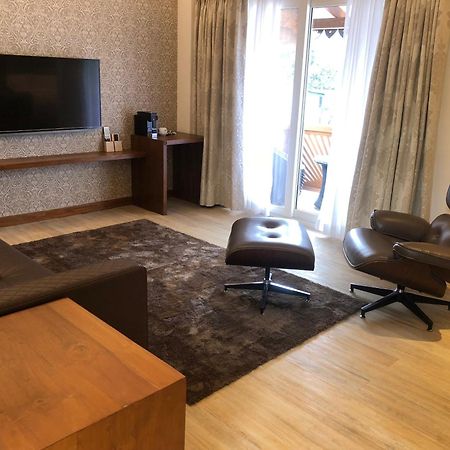 The Radh Hotel Канди Екстериор снимка