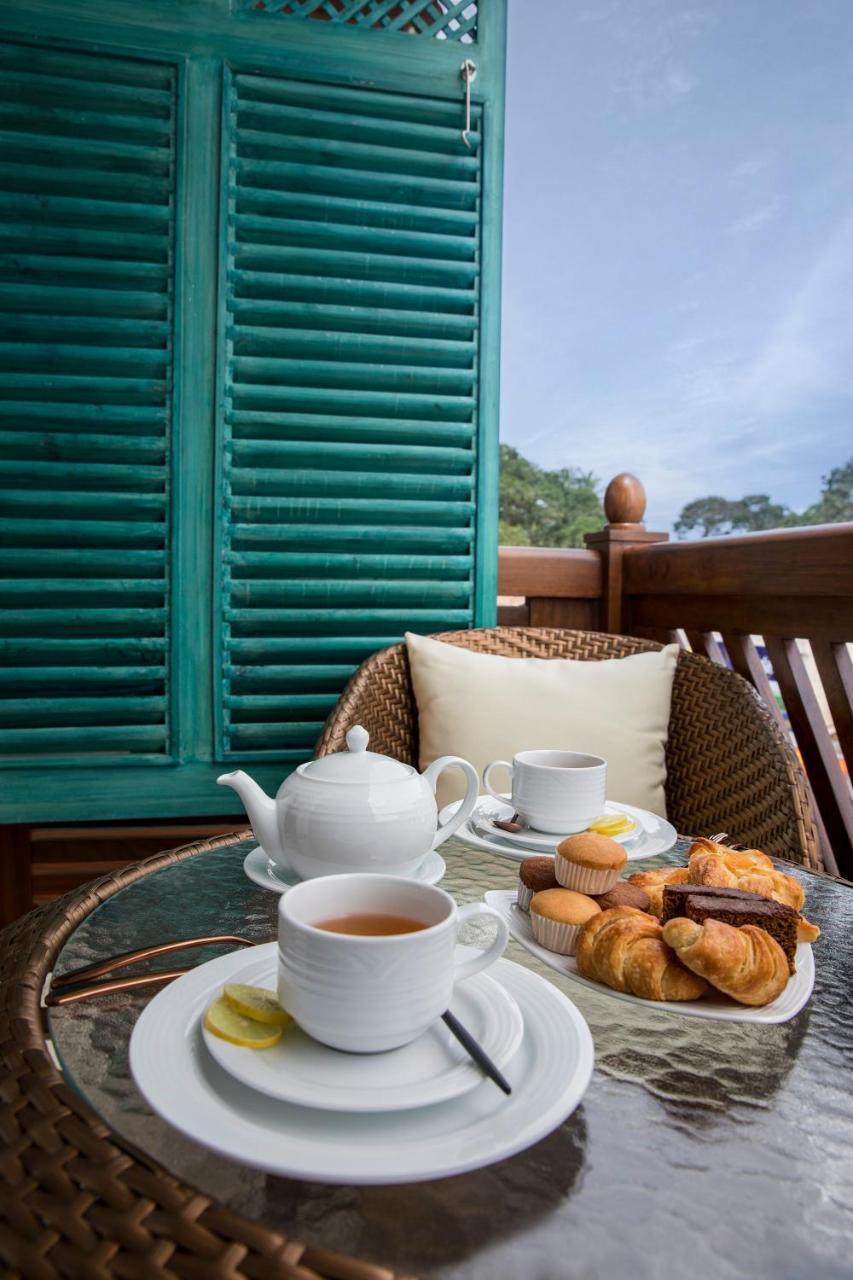 The Radh Hotel Канди Екстериор снимка