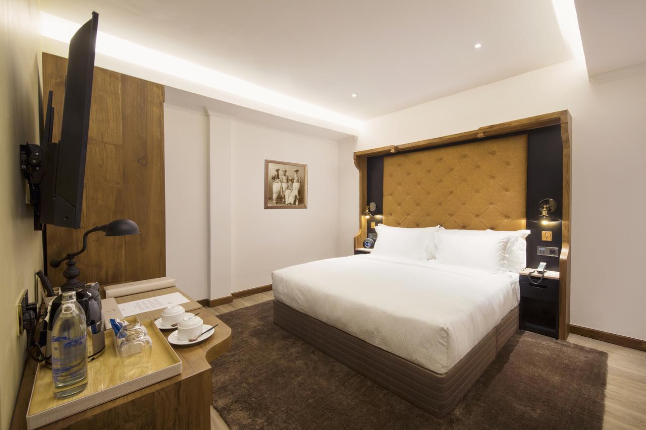 The Radh Hotel Канди Екстериор снимка