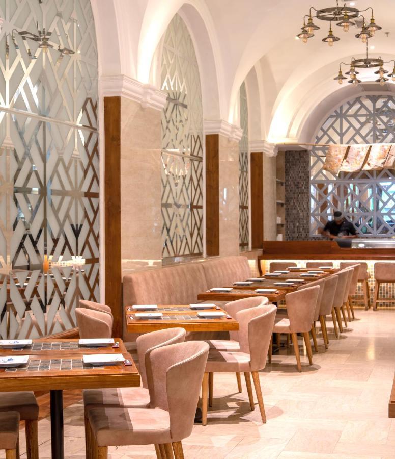The Radh Hotel Канди Екстериор снимка